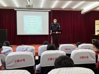 小手拉大手，跟法一起走