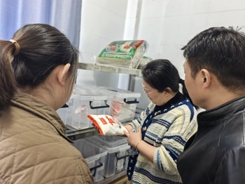 壮志小学：常抓不懈，严把食堂安全关