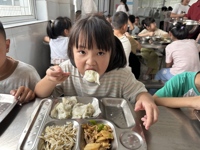 匠心传承劳动美，暖意融情第一餐