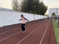 趣味体能齐闯关，阳光少年竞风采 